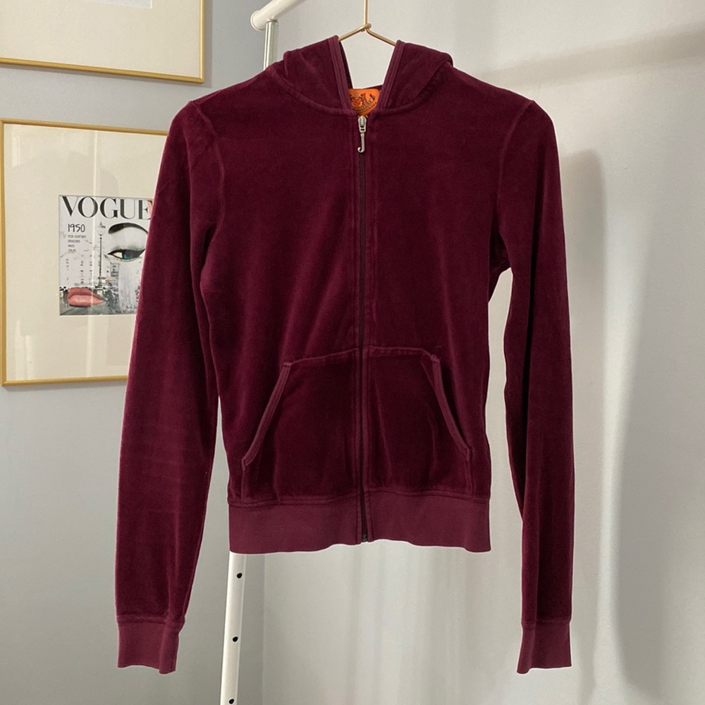 Retro Juicy Couture velour zip up size small femme de juicy detail in back